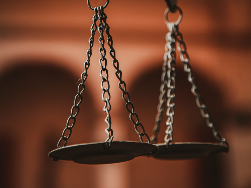 Brass Scales of Justice Photo. How to Determine the Qualities of a Good PI Lawyer in Missouri.
