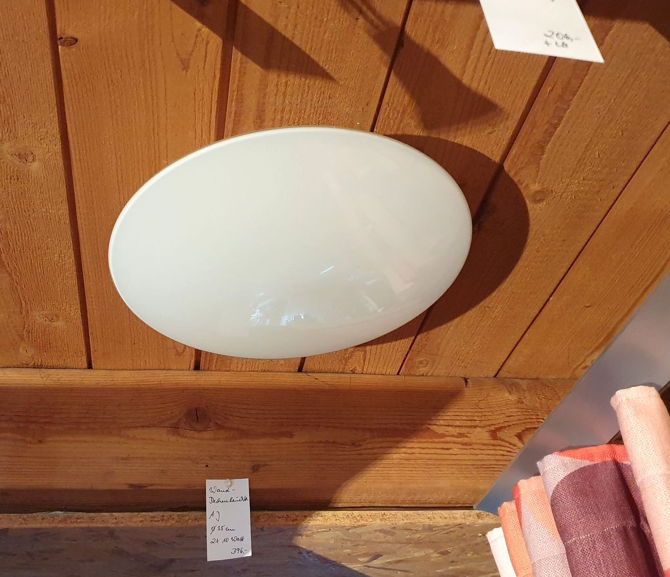 #Wand-Deckenleuchte #Ciclona
Diffusor: Opalglas mit Kristallrand,
32 / 40 / 48 cmD, #Bajonettverschluss, mit E27 Fassungen oder LED-Platine,
#steinhauer.top
#designleuchten