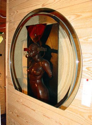 #edler-Doppelspiegel-mit 2 Facetten
80 x 67 cm--#Kreisabschnitt-#Wandhalterung
(ohne Spiegelungsmotiv)
#Fab- Schönbuch
#Ausstellungsmodell-reduziert-auf:
399,- €
#steinhauer-einrichtungen.de
#design-möbel
#elegante spiegel