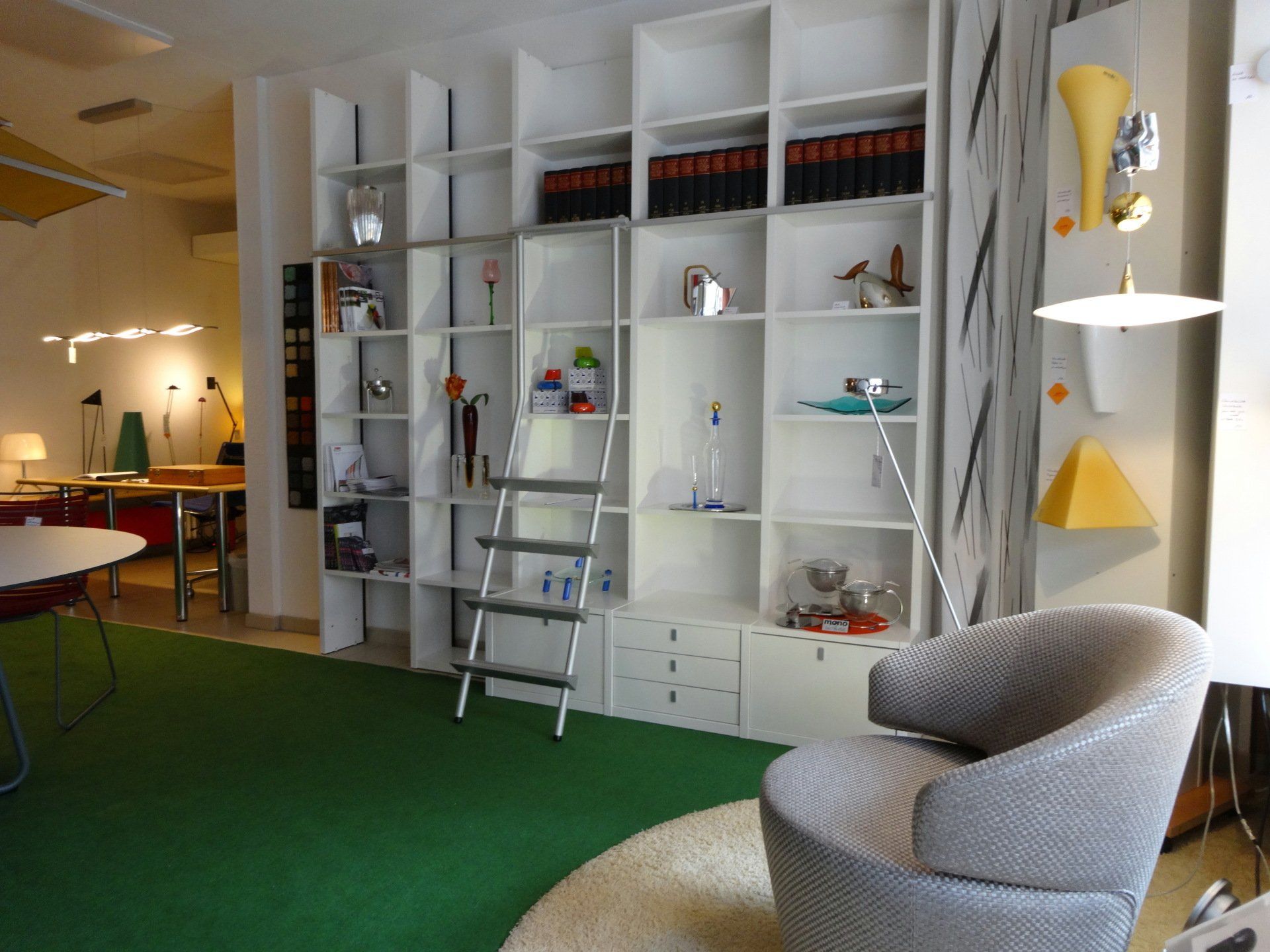 #Bibliothek, 277x27x256 cm,
#interlübke,
#Schiebeleiter, Ausstellungsmodell
SP  4.999,- €, #www.steinhauer.top
