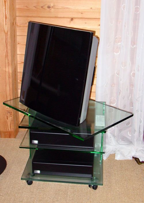 #TV-Wagen #Diogenes, Fab: #Dreieck
10 mm Flatglas, verklebt,
70 / 50 x 45 x 46 cm
#mit Drehplatte und Rollen,
#Sonderanfertigung: #Korpus satiniert,
#Ausstellungsmodell:
#Sonderpreis: 999,- €
#steinhauer.top