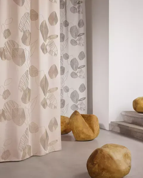 #moderne Paletten-Gardine, #transparenter Store, mit verschiedenfarbigen, metallartigen Applikationen, #steinhauer.top