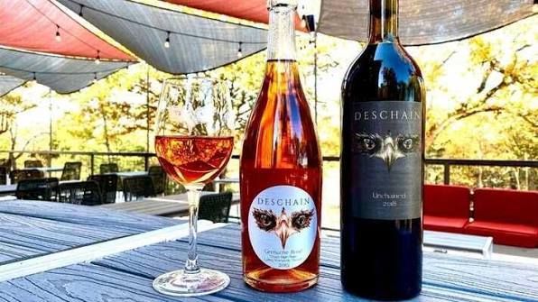 Deschain Cellars Winery and Lounge in Gainesville, Texas offering wine tastings, live music, and a relaxing date night experience.
