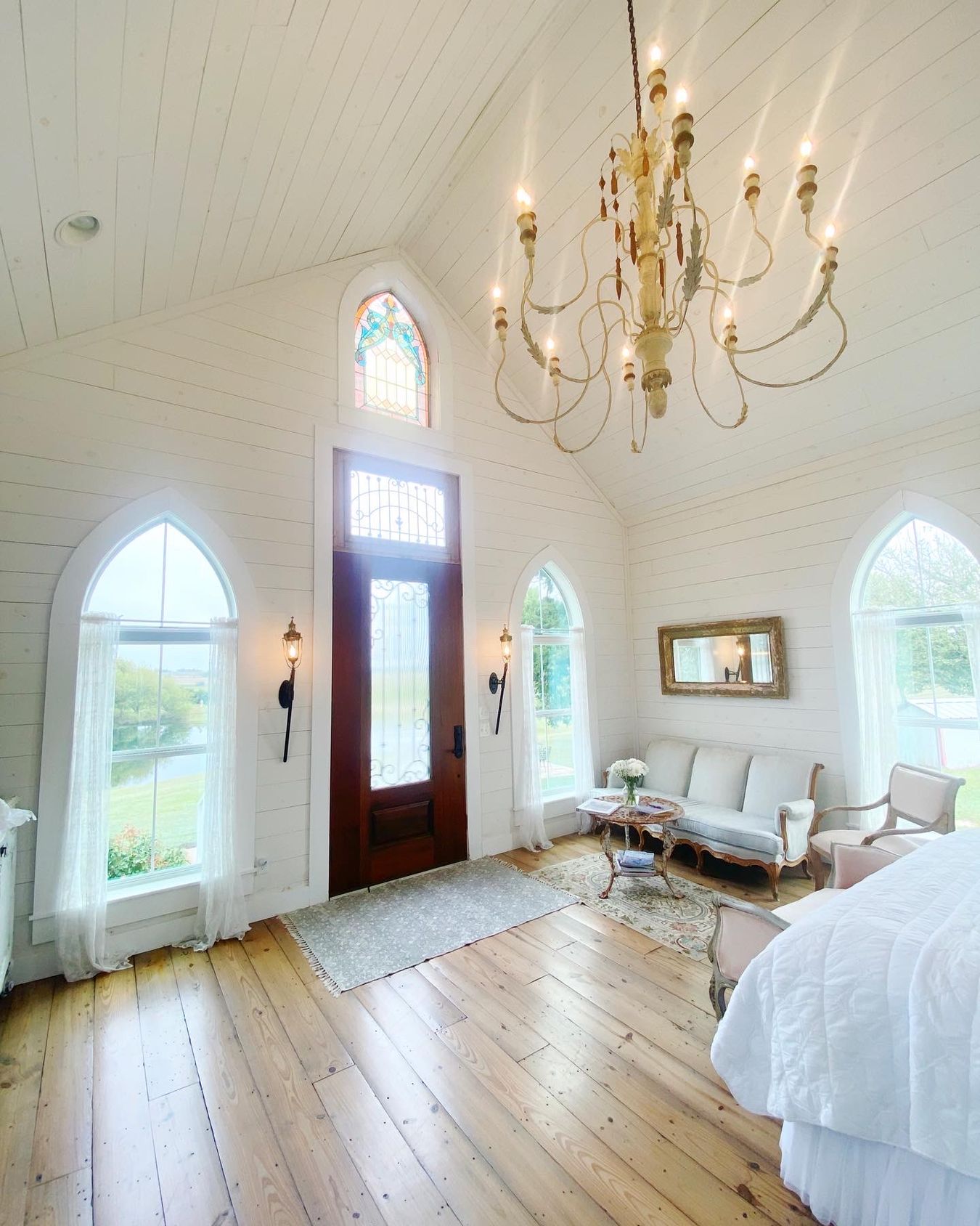 white-house-interior