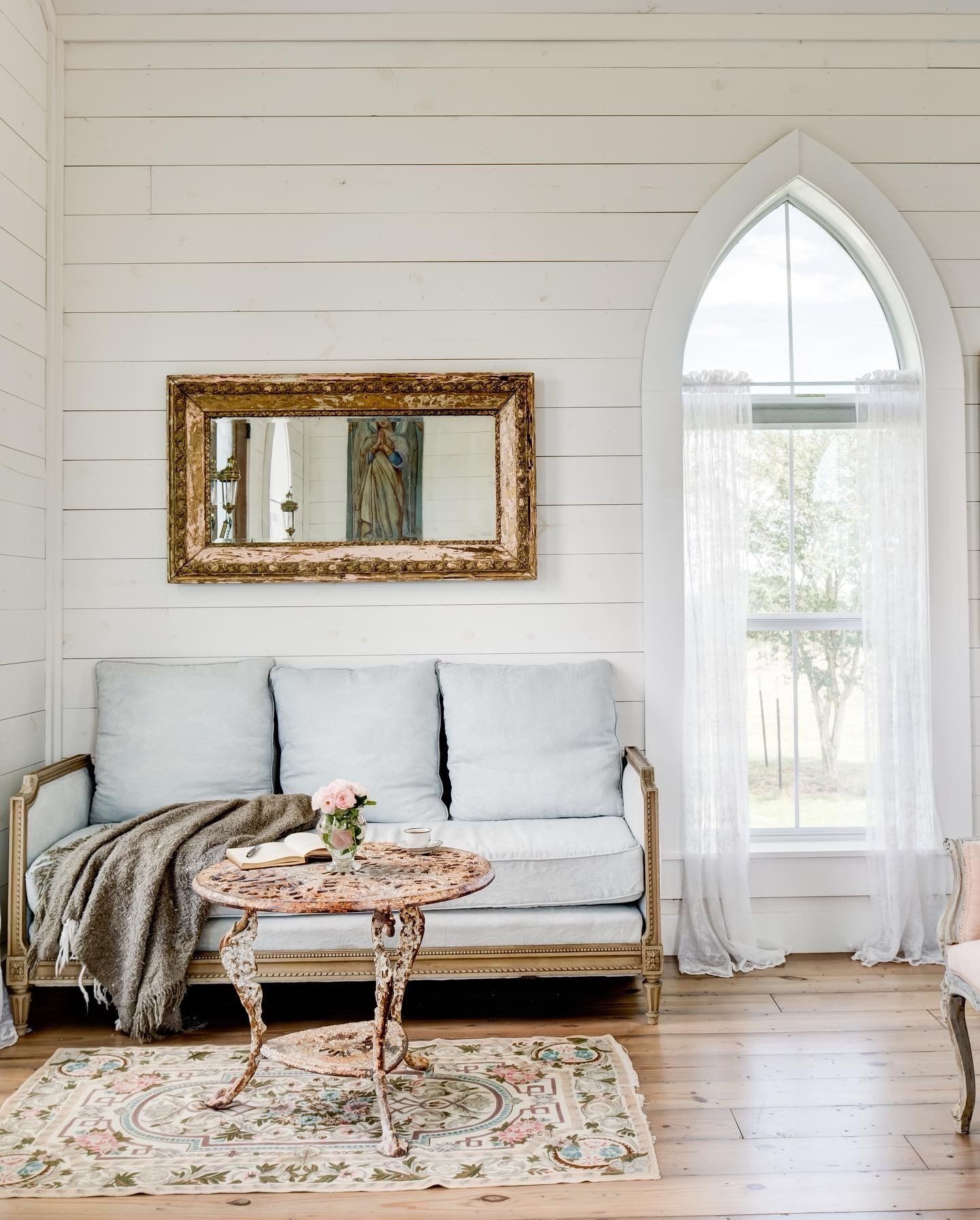 couch-in-white-house