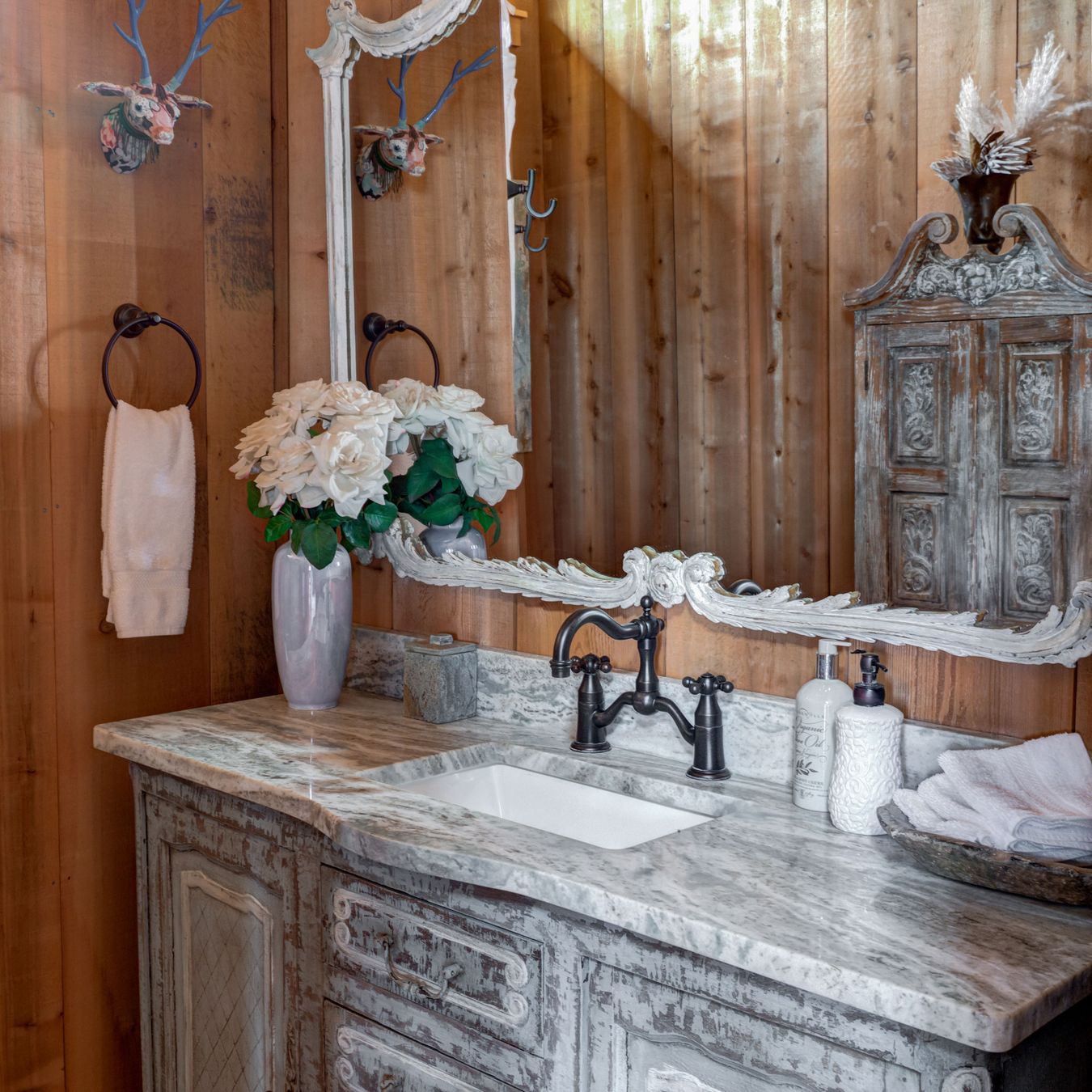 bathroom-vanity
