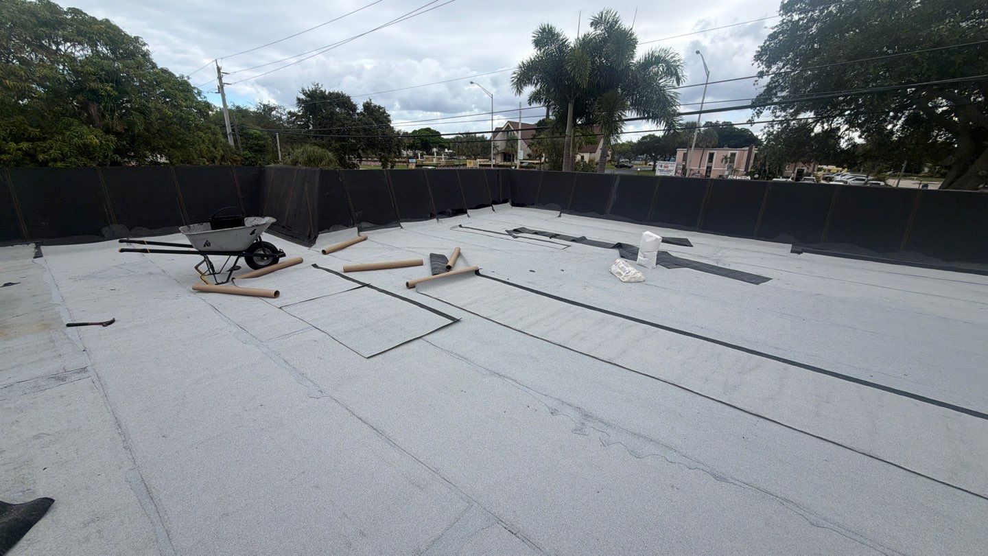 installation of new flat roof on commercial building in Deerfield Beach Fl