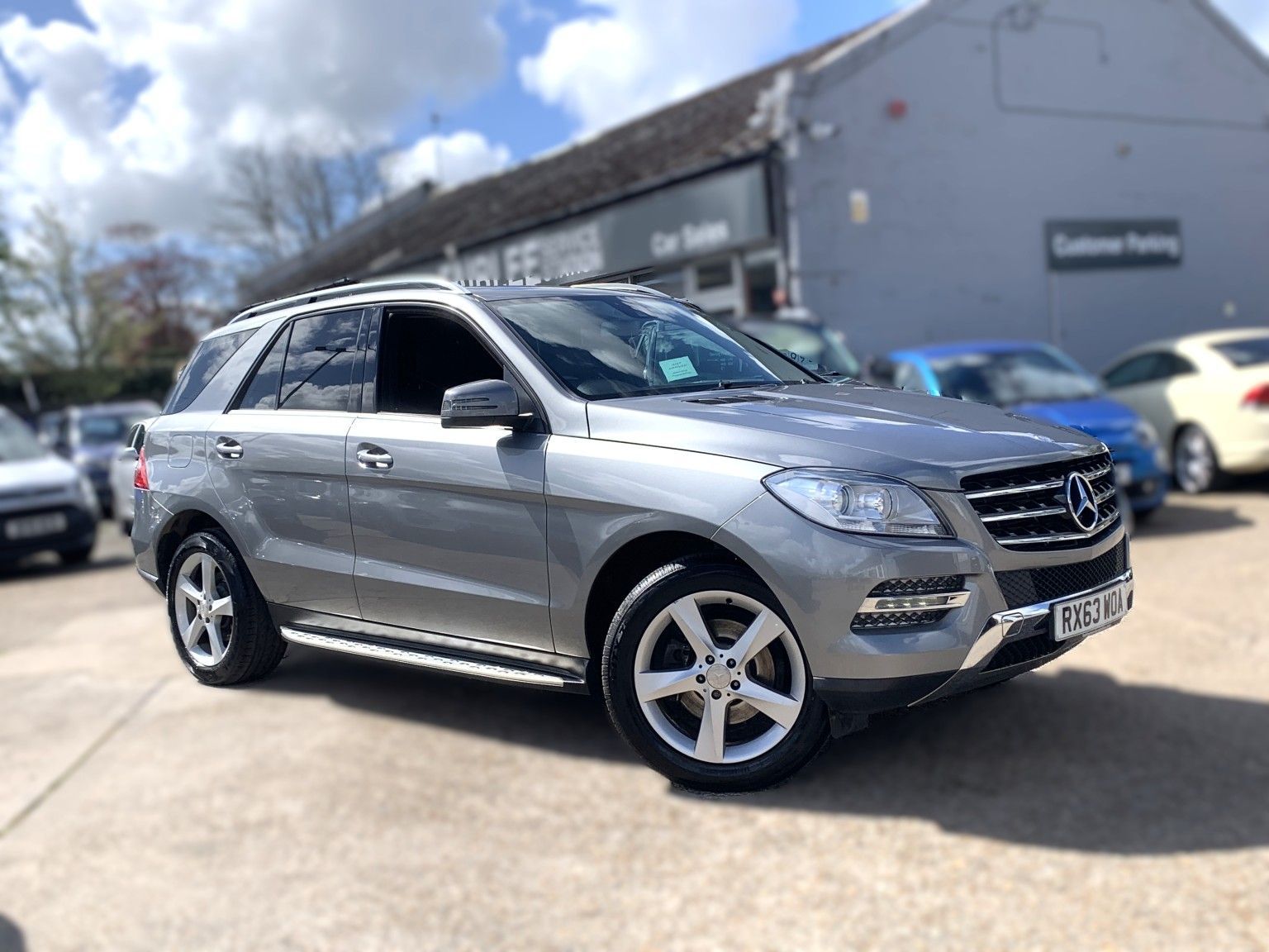 MERCEDES-BENZ M CLASS
SUV 3.0 ML350 V6 BlueTEC SE (2013)
LUXURY SUV
ML350 • 3.0 • LUXURY SUV • 258 BHP
2013 MERCEDES-BENZ ML350 3.0 CDI BLUETEC SE AUTOMATIC – 5 DOOR
A powerful and refined luxury SUV with strong performance, comfort and premium build quality. Used Cars For Sale Isle Of Wight