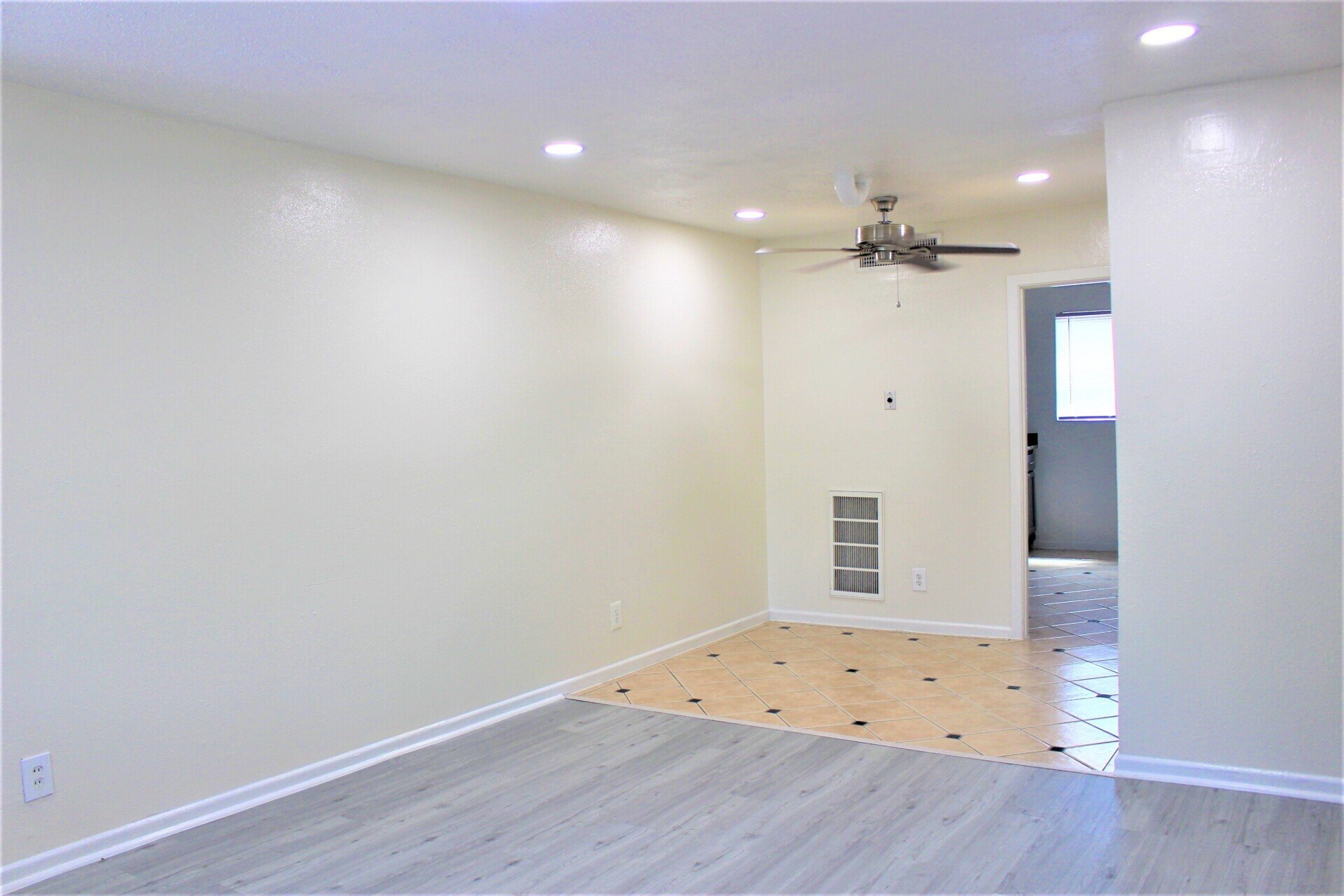 1 x1 All Bills Paid Affortable Spring branch ISD