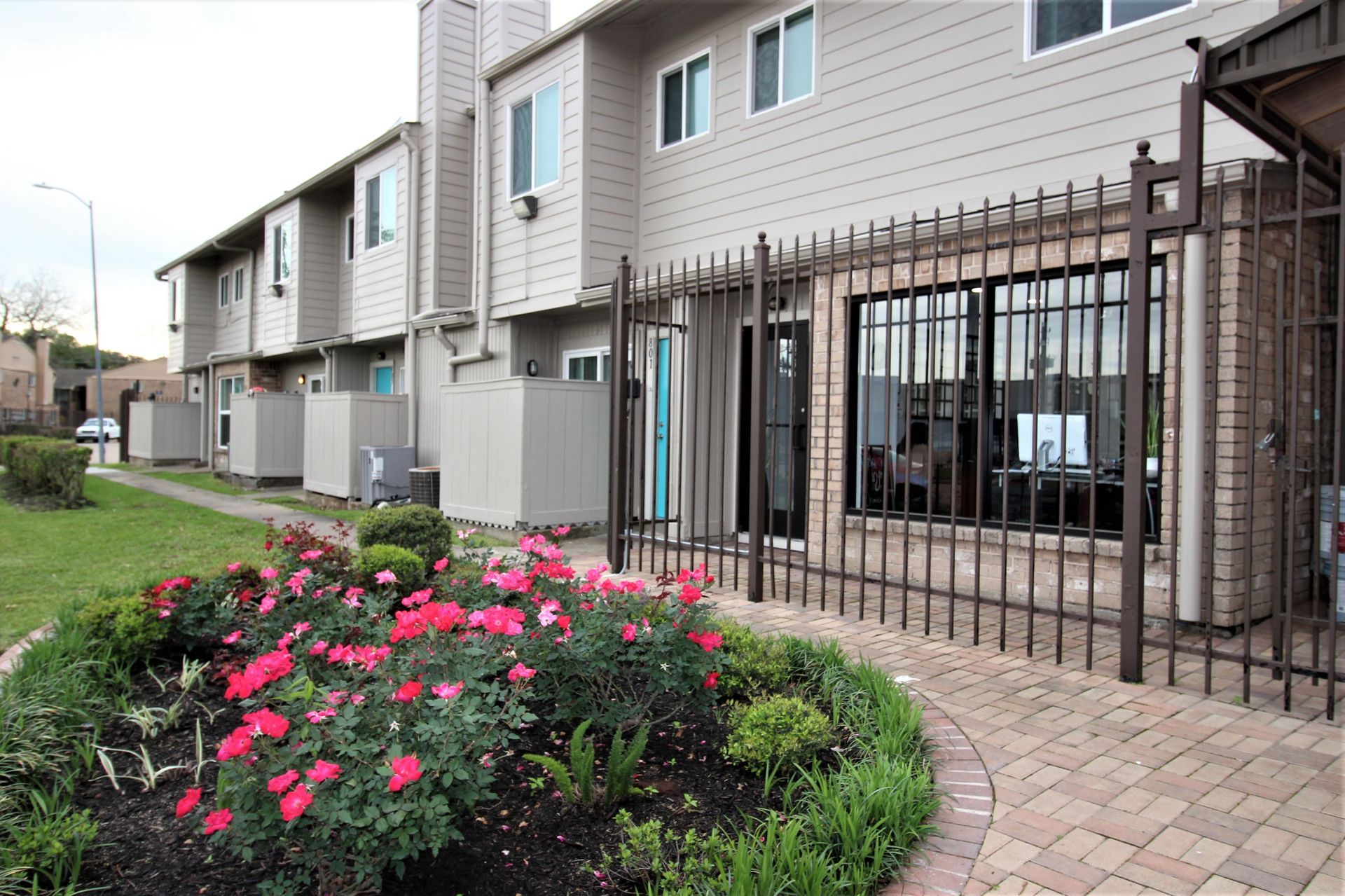 Building 8 at 4200 Lockfiled st: 1x1.5 townhomes 