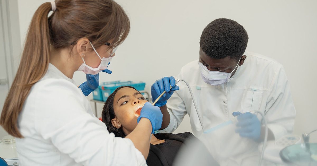 choose an implant dentist