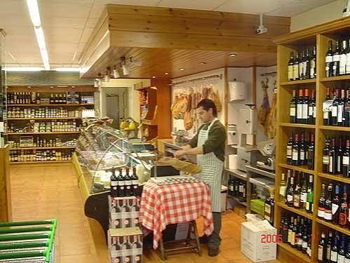 El Llinat: supermercat i carnisseria a Barruera