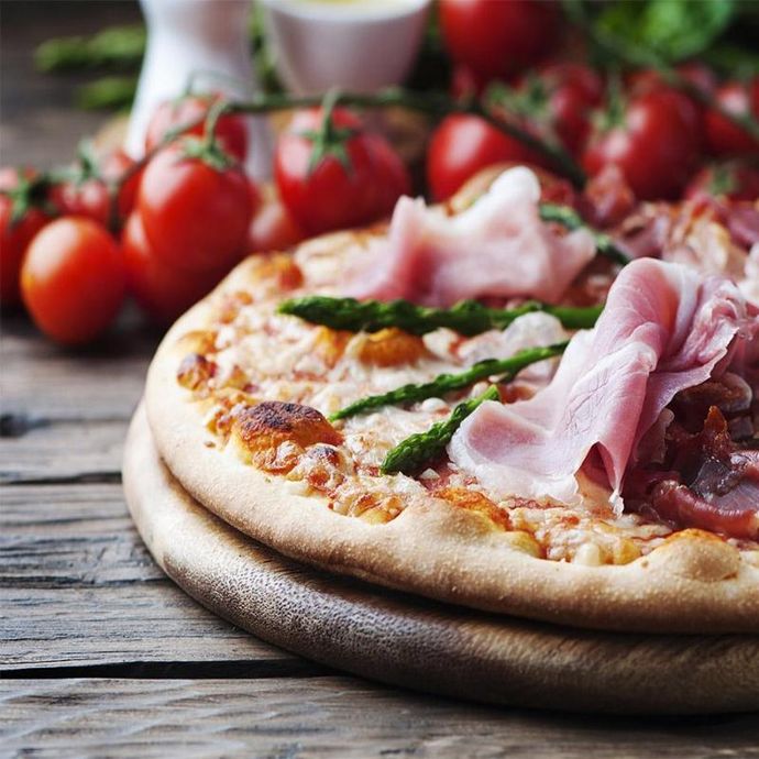 pizza appena sfornata