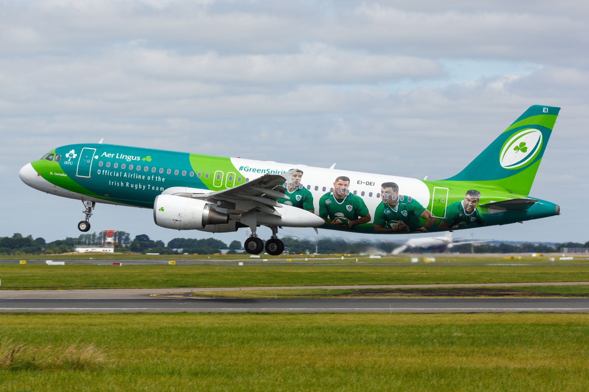 Aer Lingus aeroplane taking off the runway