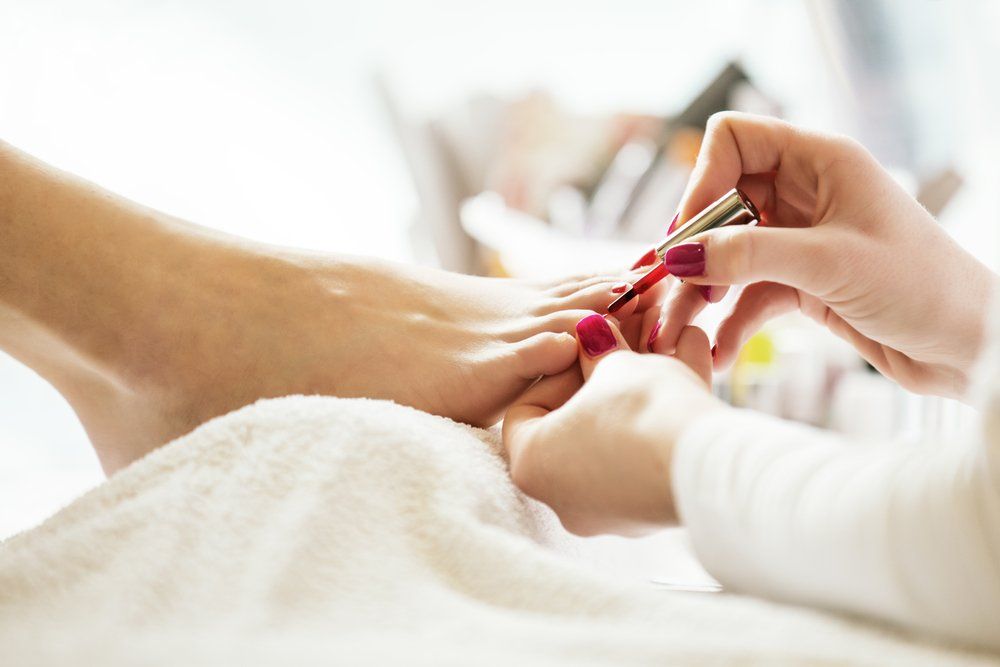 Pedicure In Beauty Salon — VR Mobile Beauty Therapy In Oxenford QLD