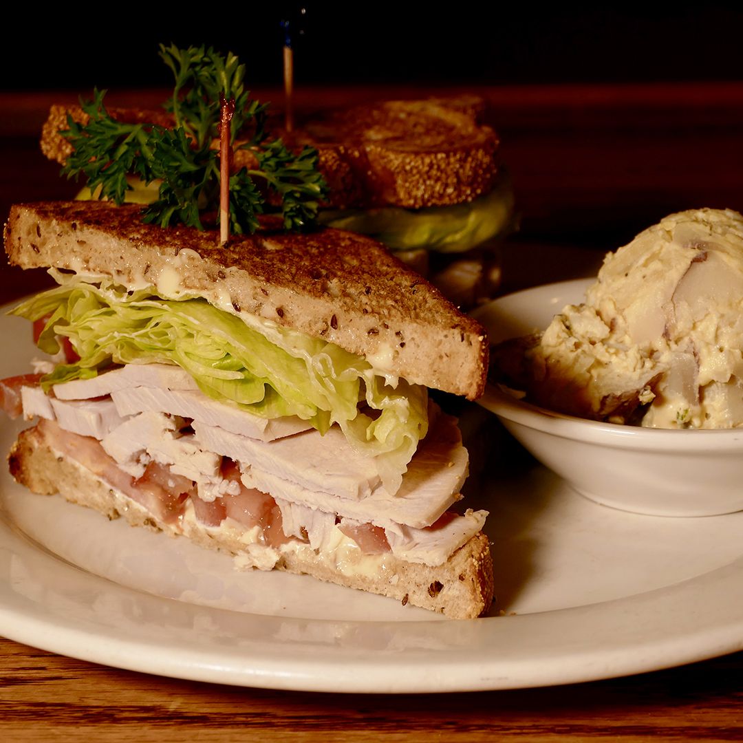 Billy Reeds Palm Springs | Nostalgic Haven Restaurant