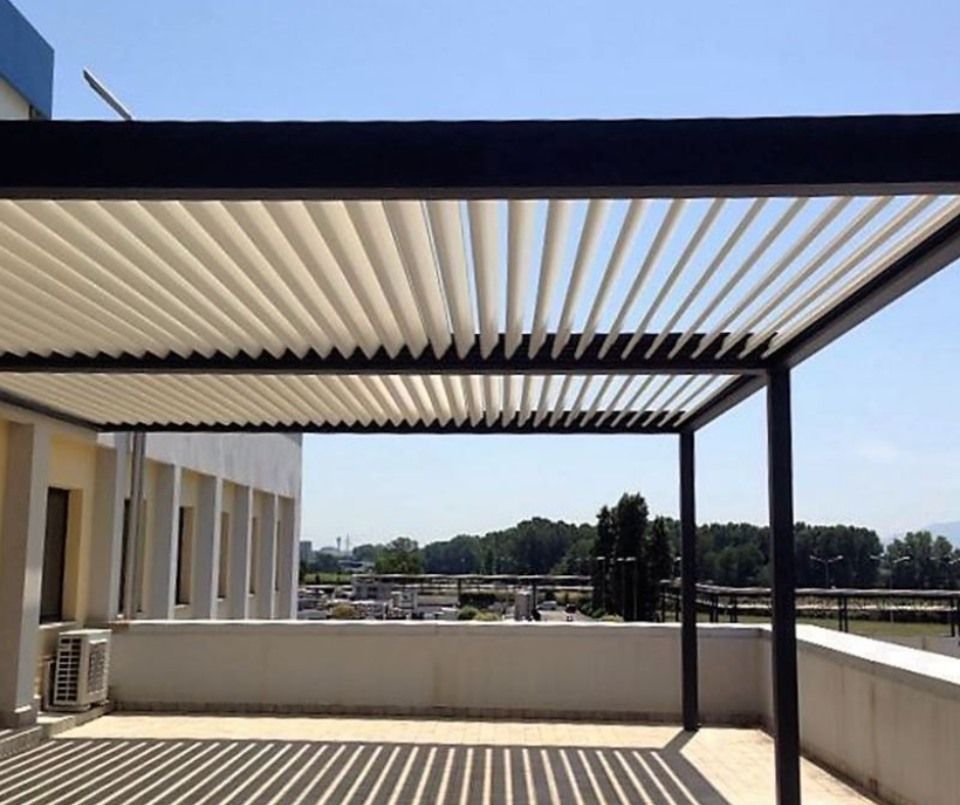 Pergola bioclimatica per esterno