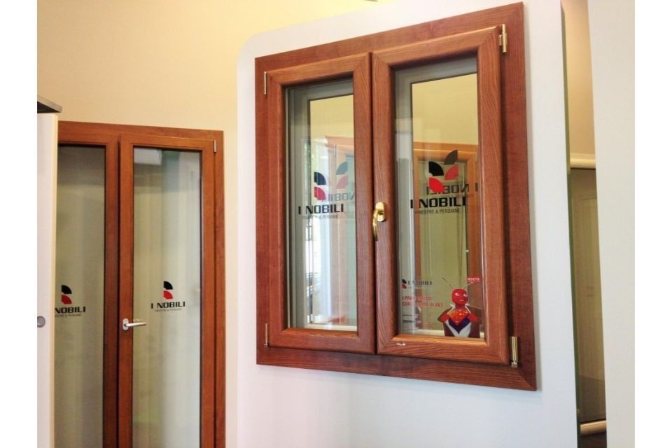 Finestra effetto legno