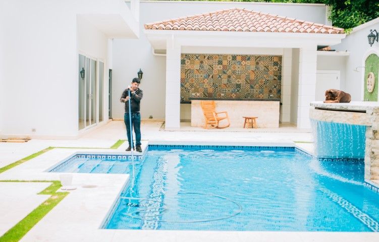 An image of Pool maintenance Hicksville New York