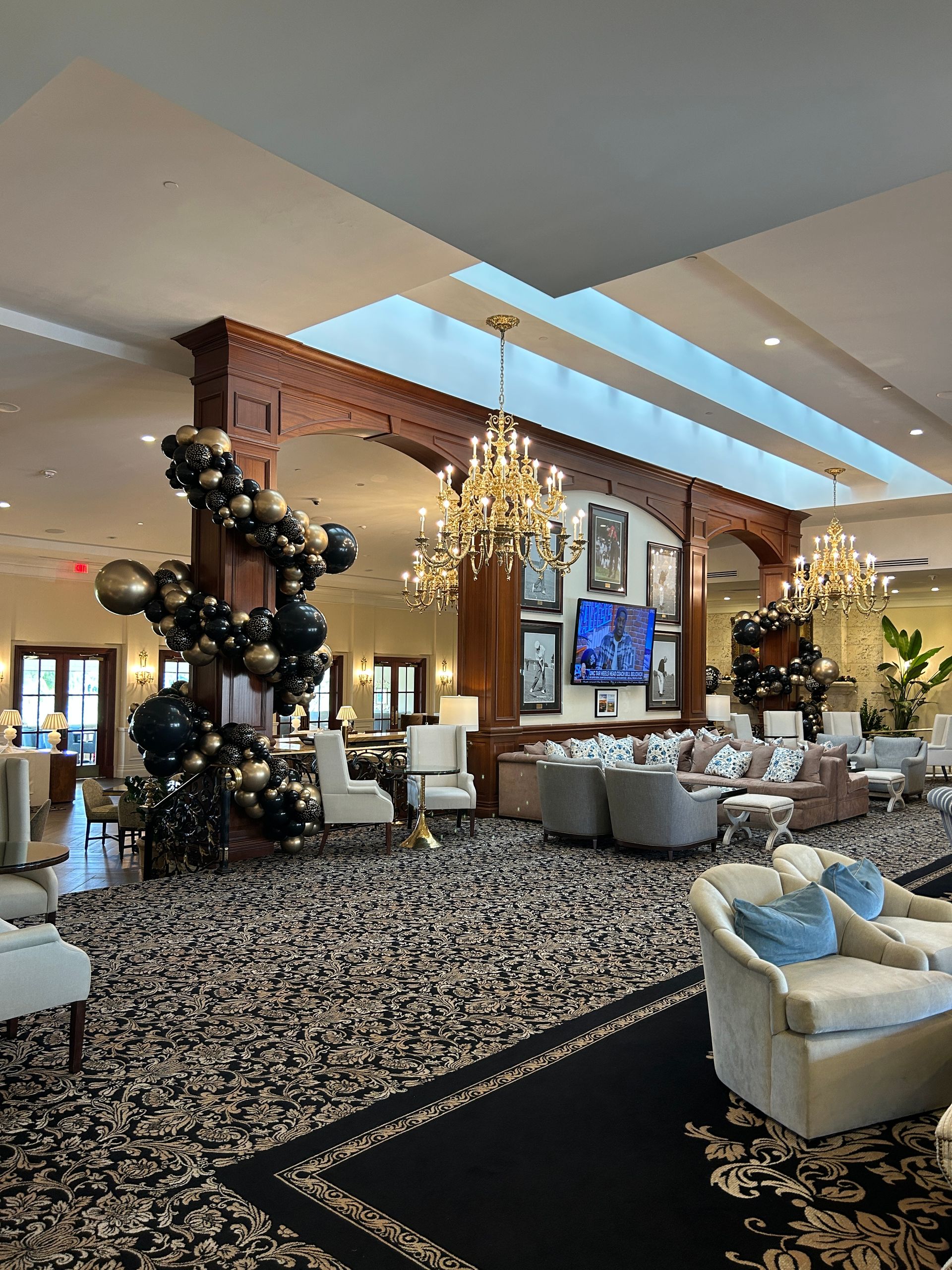 Balloon Element | Custom Balloon Decor | Miami, FL