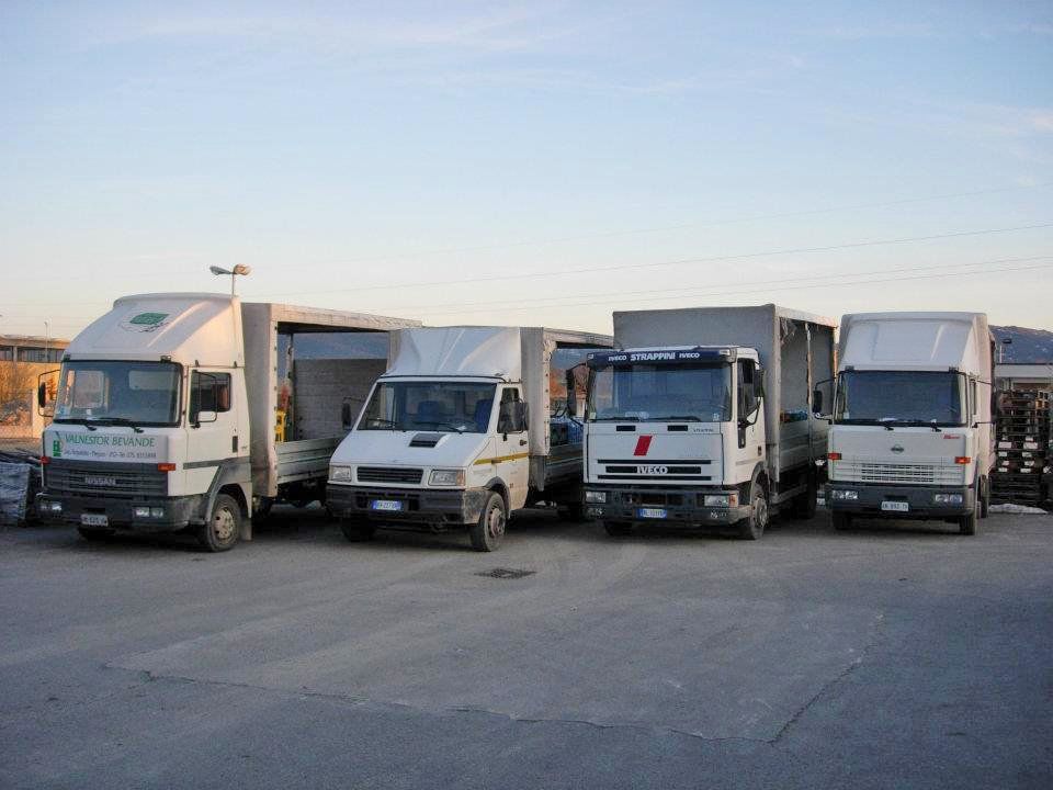 mezzi e logistica per vendita acqua e vino a domicilio