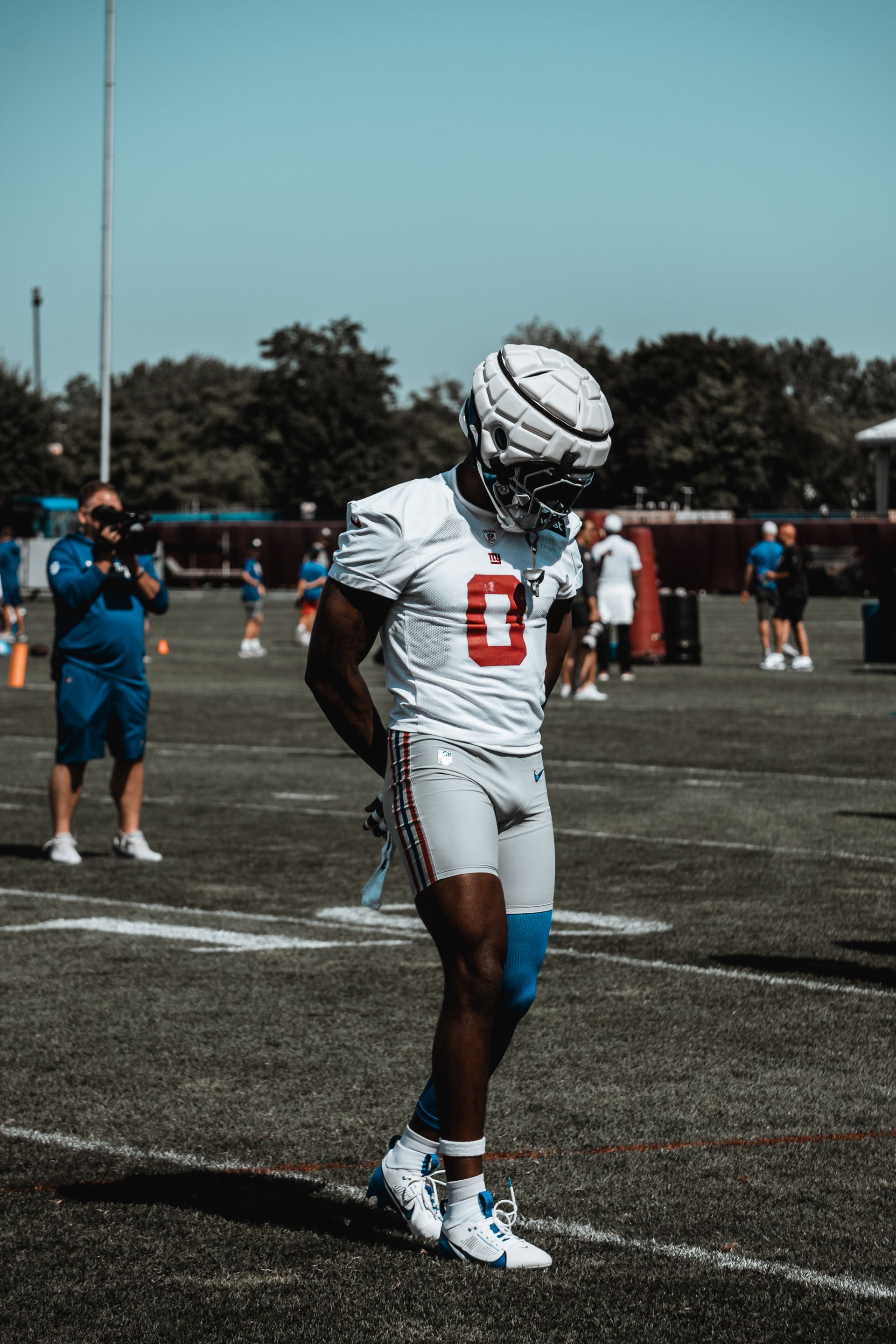 Defensive end.