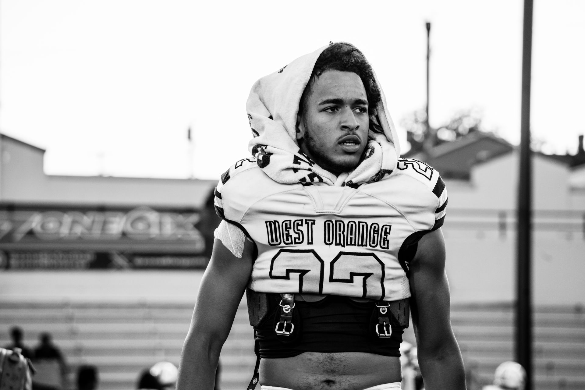 Defensive end.