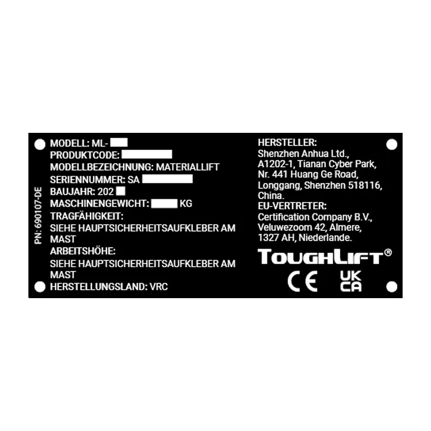 Herstellerschild mit Seriennummer, befestigt am Fahrgestell des ToughLift ML-20 Materiallifts.