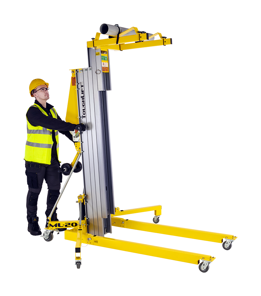 ToughLift Material Lift soulevant une section de tuyau avec le support de tuyau installé sur les fourches standard.
