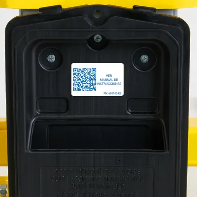 Vinilo con código QR para escanear y abrir el manual de instrucciones en un smartphone.