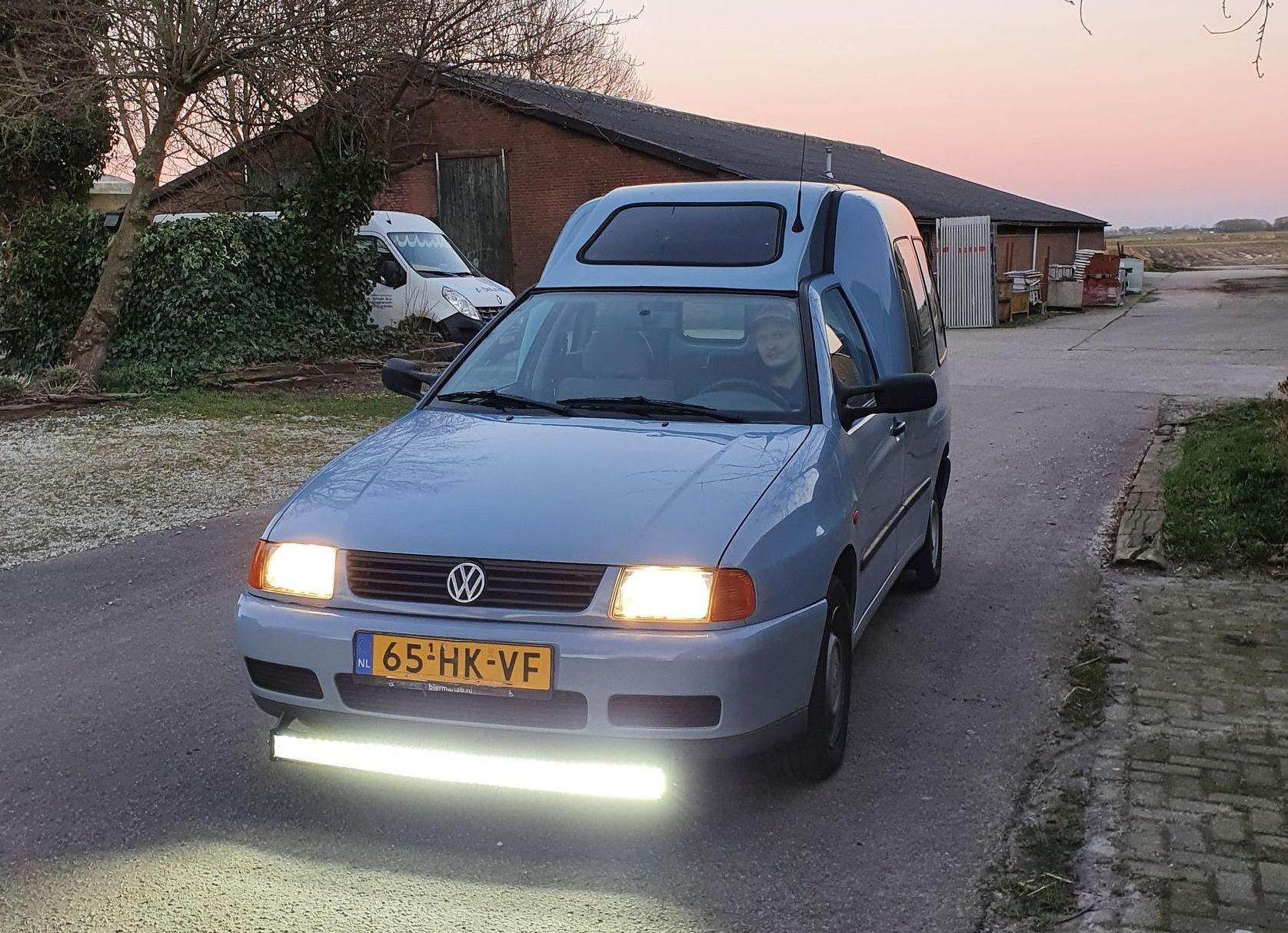 Fokker Awesome Equipment volkswagen Caddy project. Modificatie van werkbussen.