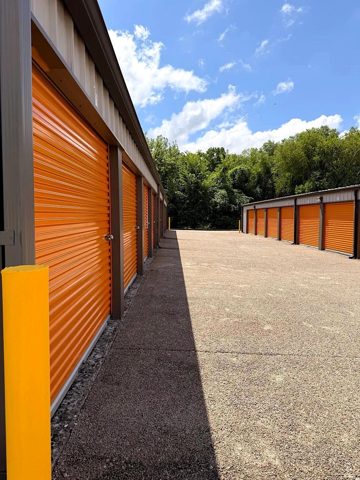 Stinger Storage East Main Street storage units in Jackson, MO