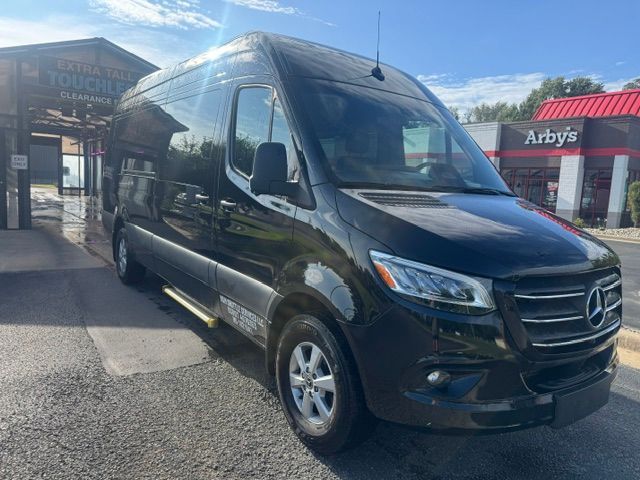 Black sprinter