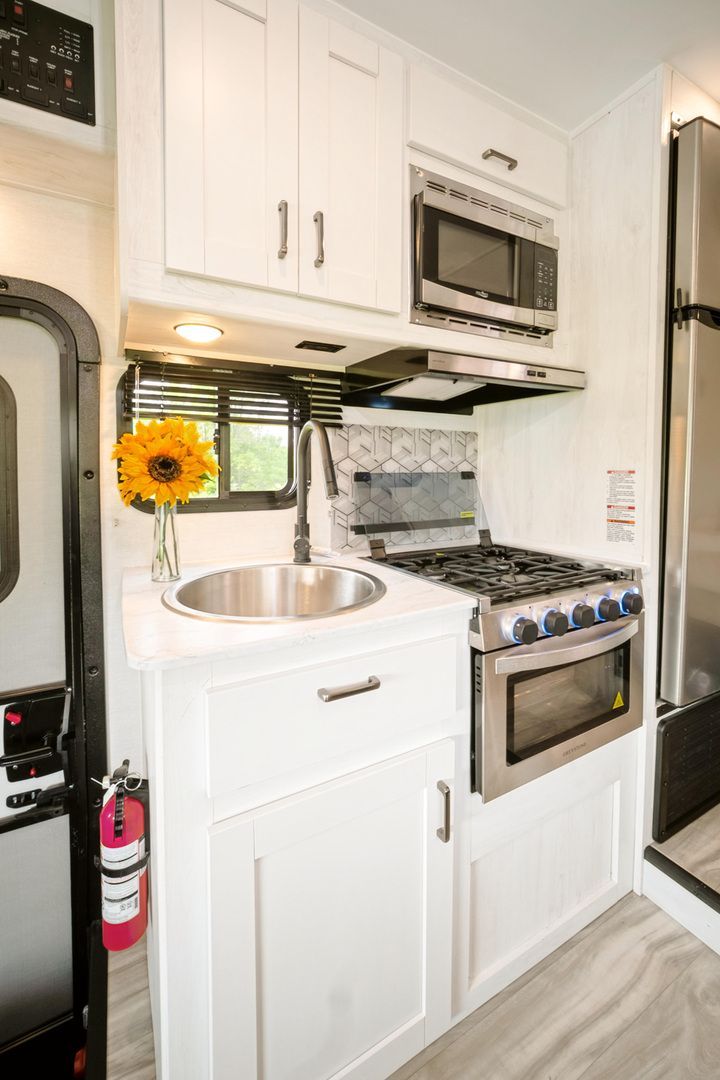 6237LE interior — 8