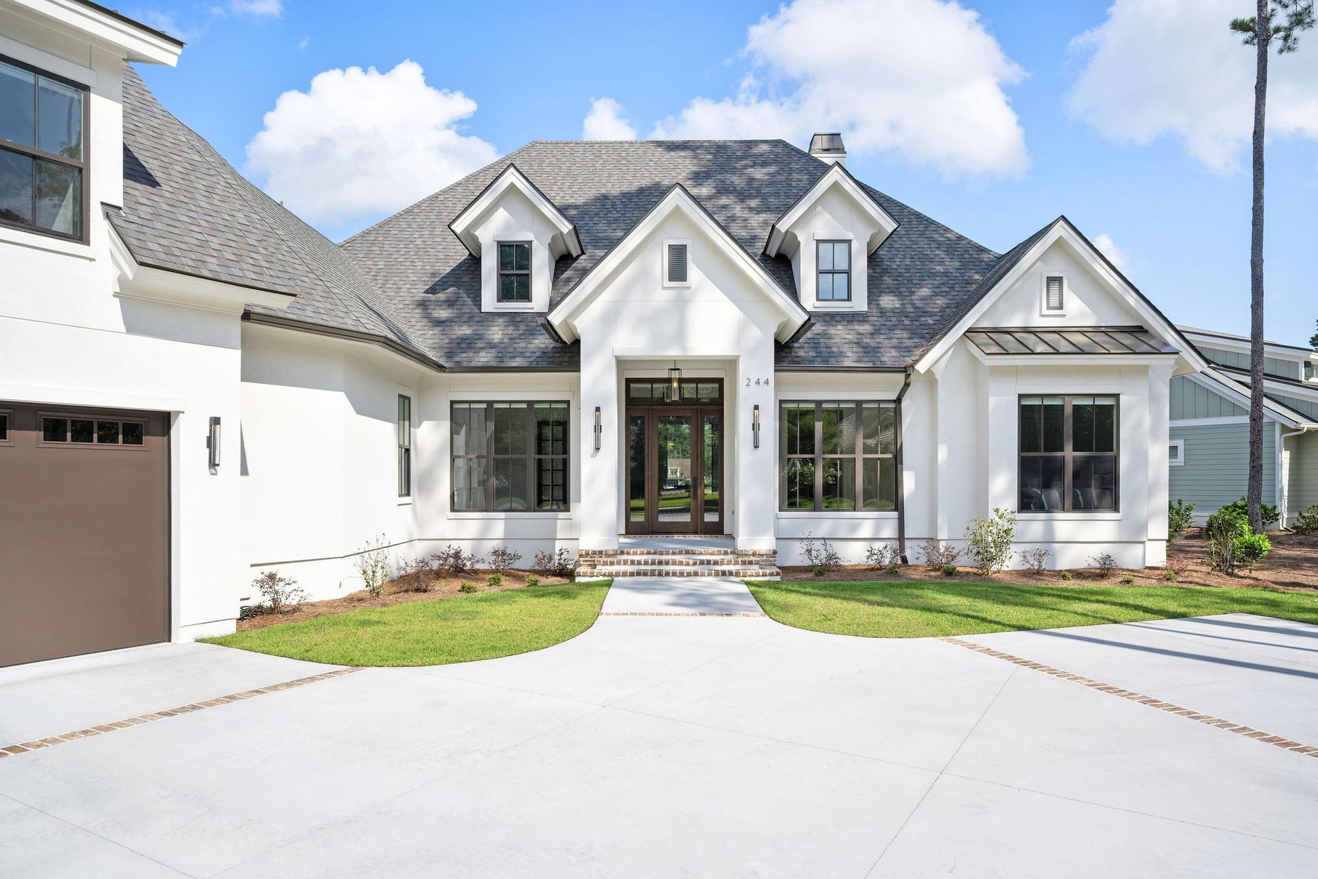 Hampton Lake Contemporary Stucco Custom Home Kendrick Design-Build Bluffton South Carolina
