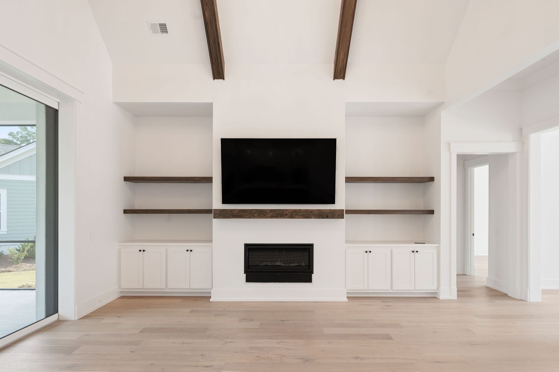 Hampton Lake Contemporary Stucco Custom Home Kendrick Design-Build Bluffton South Carolina