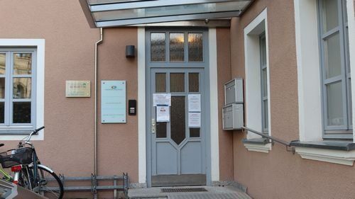 Alte Poststraße 1 Hofeingang mit Rampe