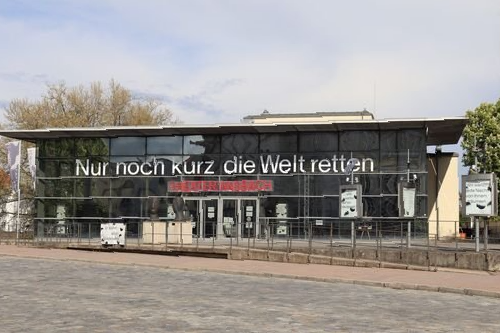 Borkholder Haus Borkholder Haus, Längliches Gebäude mit Glasfassade.