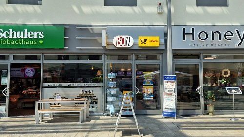 BOX mit Postfiliale im Brücken-Center, äußere Ladenstraße