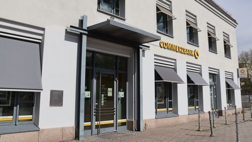 Commerzbank Nürnberger Straße 14, mehrstöckiges Gebäude