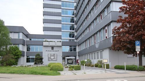 Finanzamt Ansbach Finanzamt Ansbach, mehrgeschossiges Gebäude mit Anbau