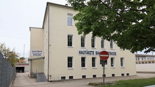 Bahnhofstraße 4, Mehrstöckiges Gebäude