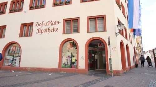 Martin-Luther-Platz 1, mehrstöckiges historisches Gebäude