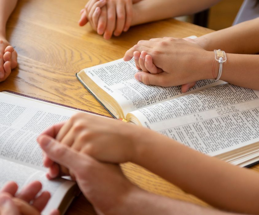 praying bible