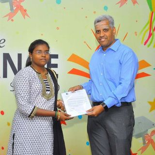 What do students get from Team Everest - Financial Support