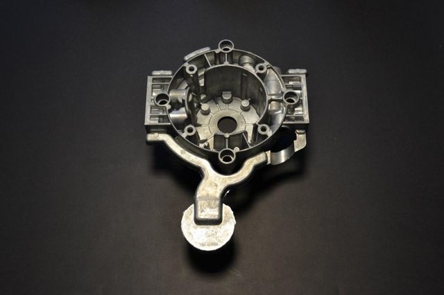 pezzo metallico 8
