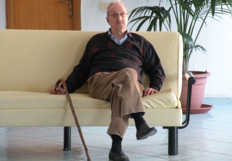 Ospite su divano