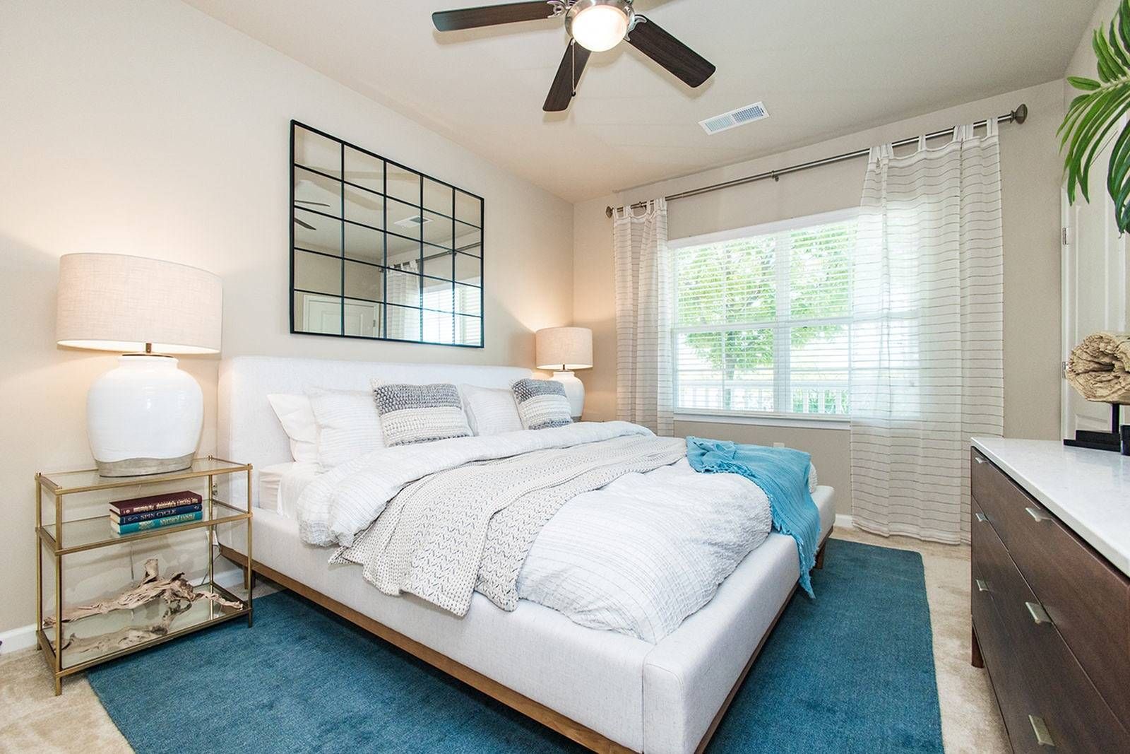 Settler's Landing apartment bedroom.