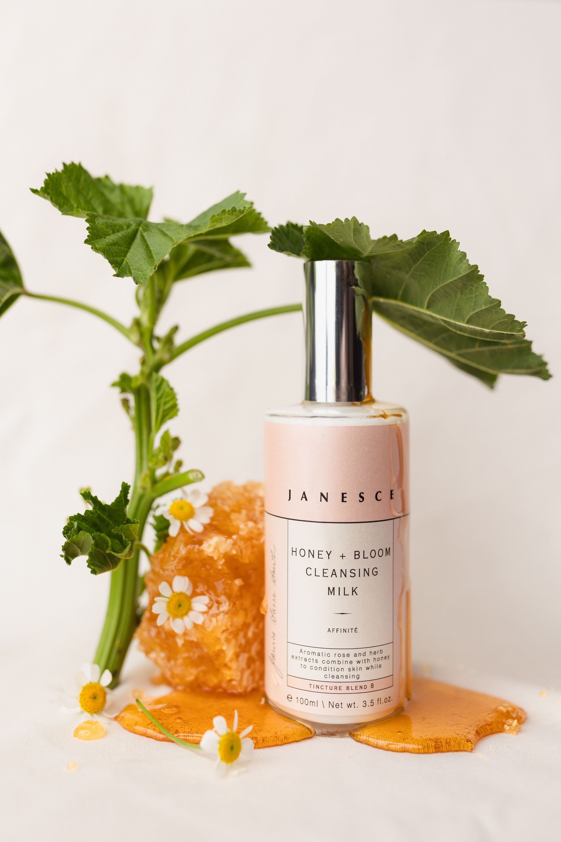 Janesce Affinite Honey +Bloom Cleansing Milk - 100ml