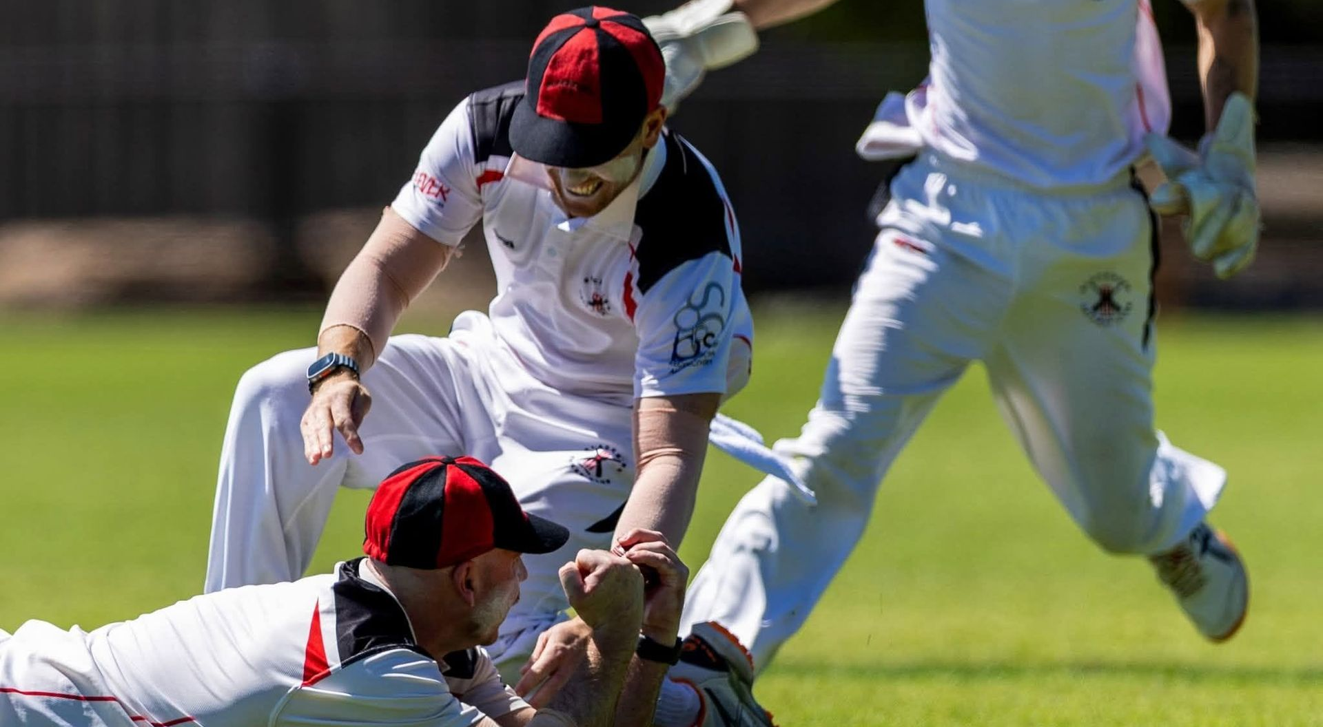 Luke Davis takes a stunning catch in the Grand Final!